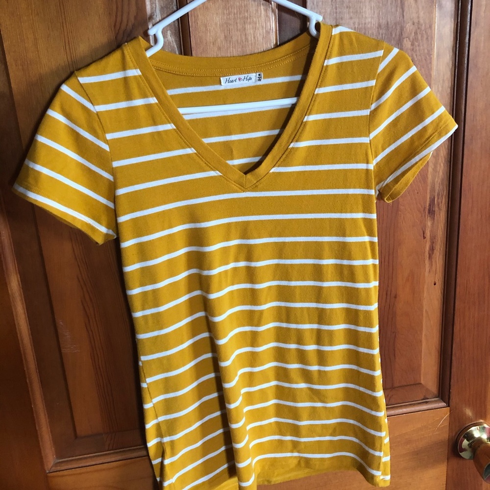 🏝Rue 21 Yellow Striped V-neck Tee